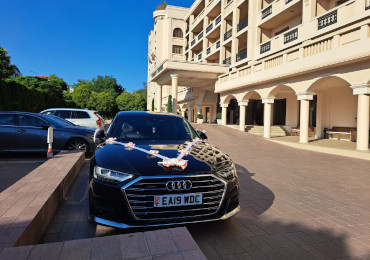 Cambridge executive car Audi A8L